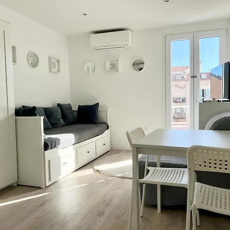 Moderne Renove Avec Balcon