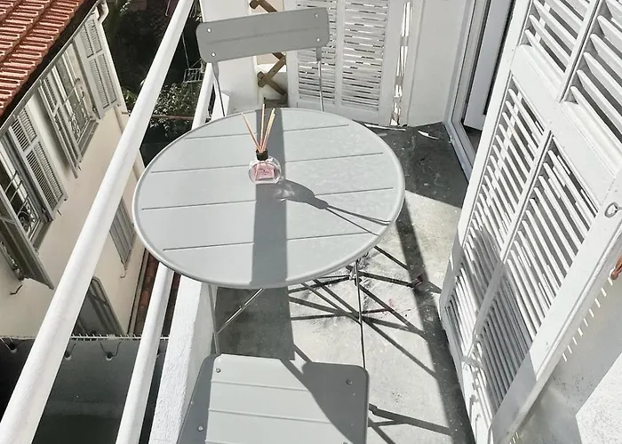 Moderne Renove Avec Balcon *